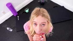 Eager Stepdaughter Wants To Fuck In The Gym