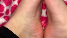 Amateur Foot Fetish Girlfriend Sucks and gives a Footjob