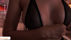 Amateur preggo hoe toys her pussy close up in fetish solo