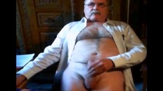 Amateur Masturbating Bear