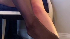 Amateur Foot Fetish Girlfriend Sucks and gives a Footjob