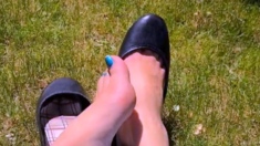 Close up amateur beauty uses her toy to masturbates