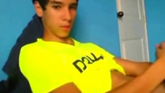 Latino Twink Shows Off When Jerking