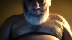 Hairy horny NY daddy bear jerks off on webcam